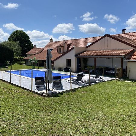 Maison Piscine Et Jacuzzi Saint-Germain-des-Fosses Exteriör bild