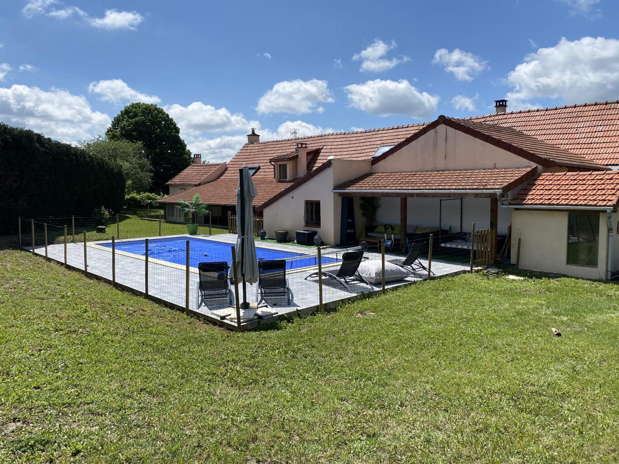 Maison Piscine Et Jacuzzi Saint-Germain-des-Fosses Exteriör bild