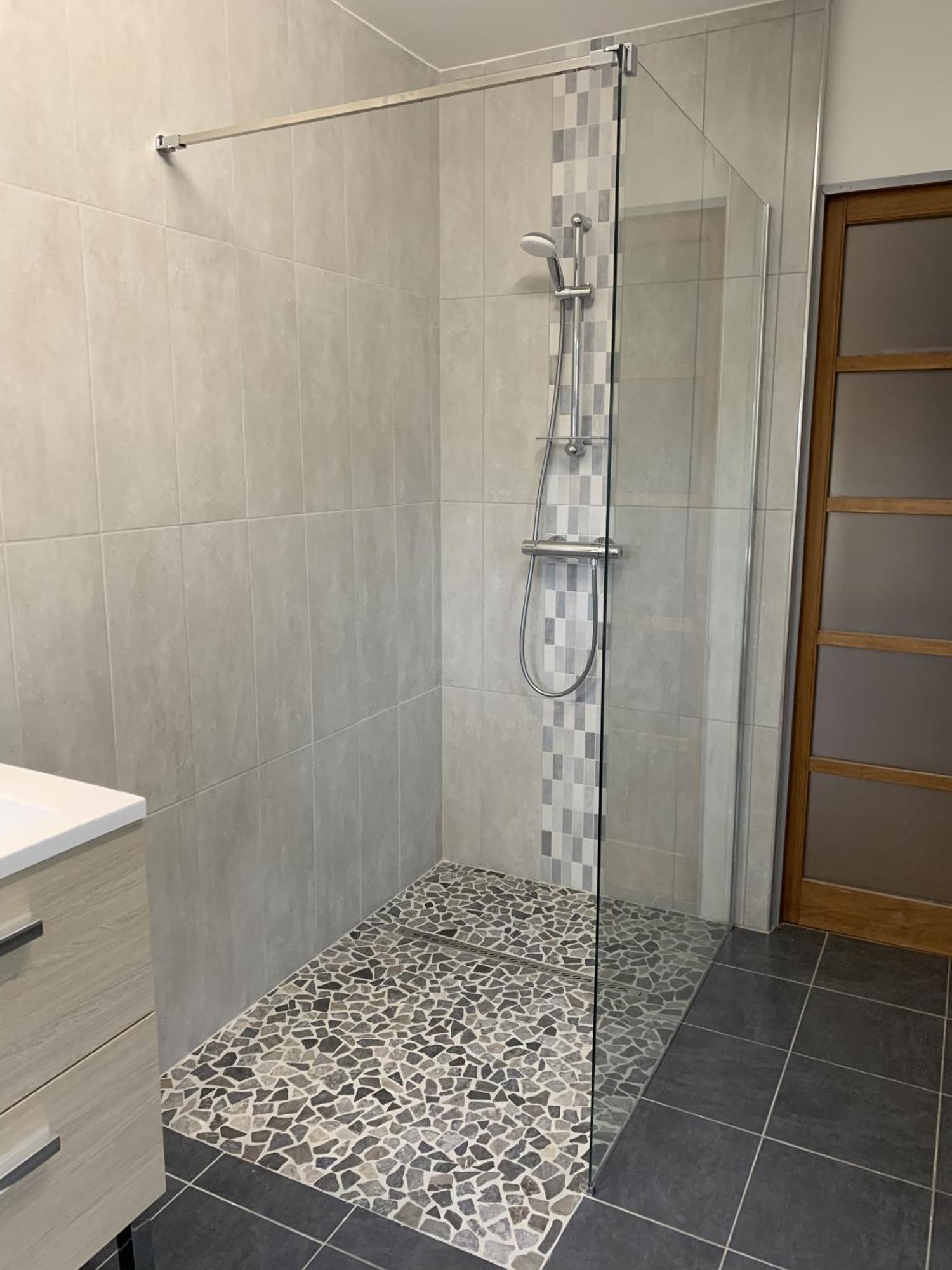 Maison Piscine Et Jacuzzi Saint-Germain-des-Fosses Rum bild